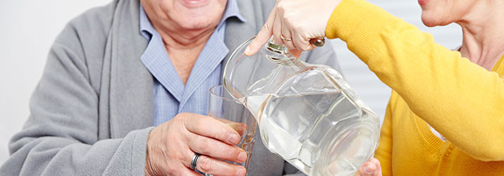 hydratation-seniors-personnes-agees.jpg